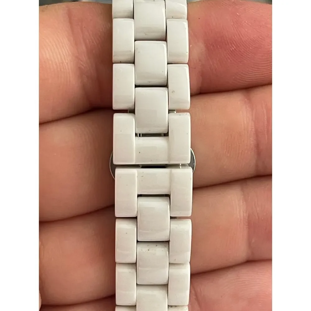 Isaac Mizrahi Live White Ceramic Quartz Women’s Wristwatch Japan Movement
